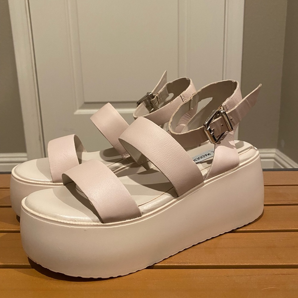 New Cream Steve Madden Platform Sandals